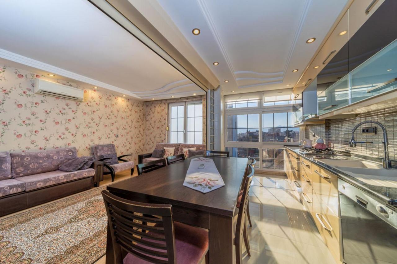 Lovely Flat With Sea View Near Beach In Muratpasa อันตัลยา ภายนอก รูปภาพ